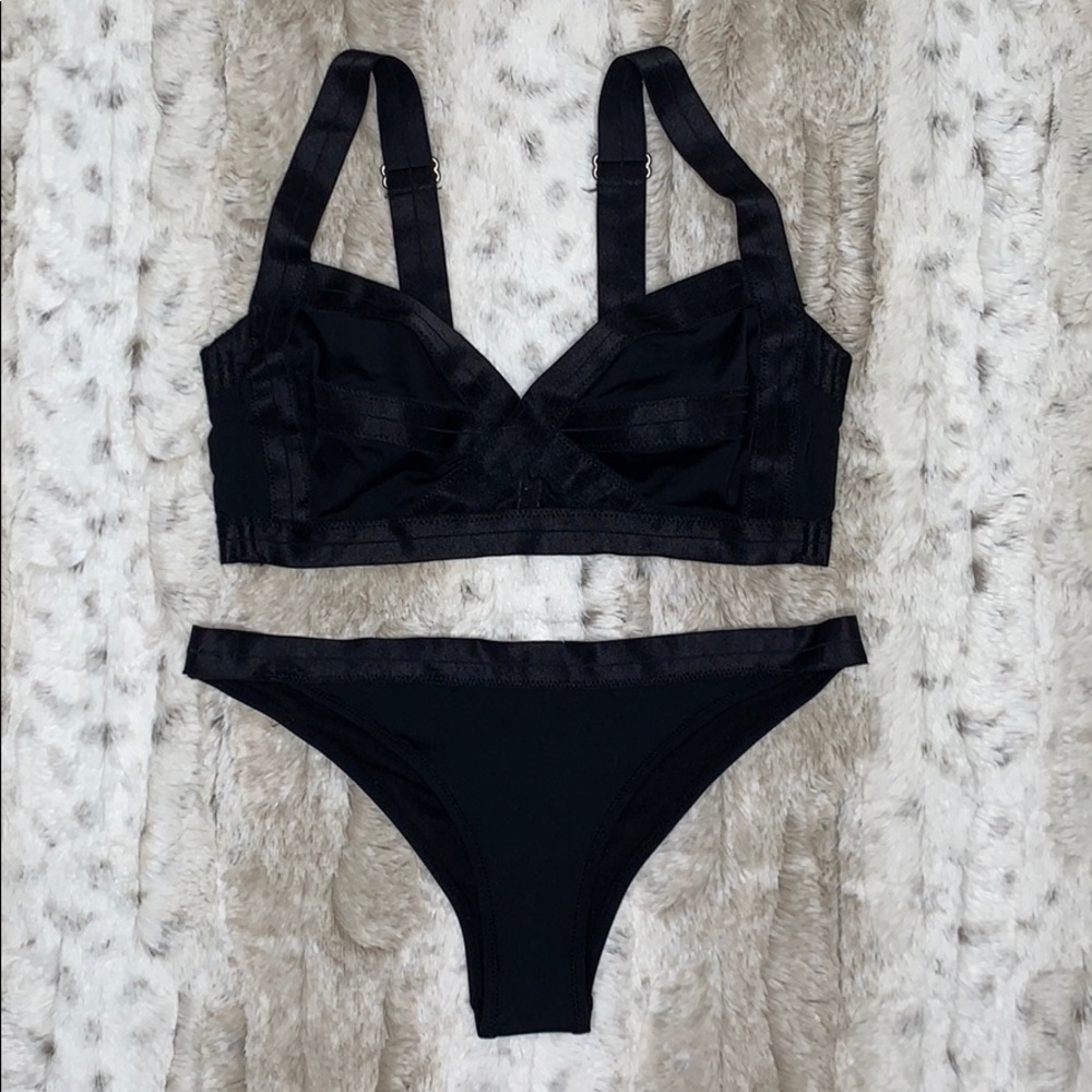 Black bikini